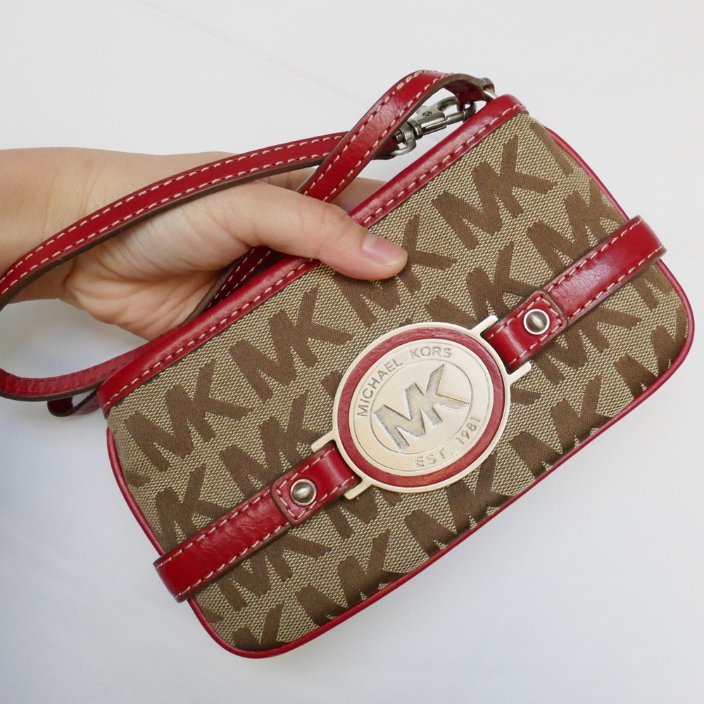 🌟Michael Kors Logo Wristlet